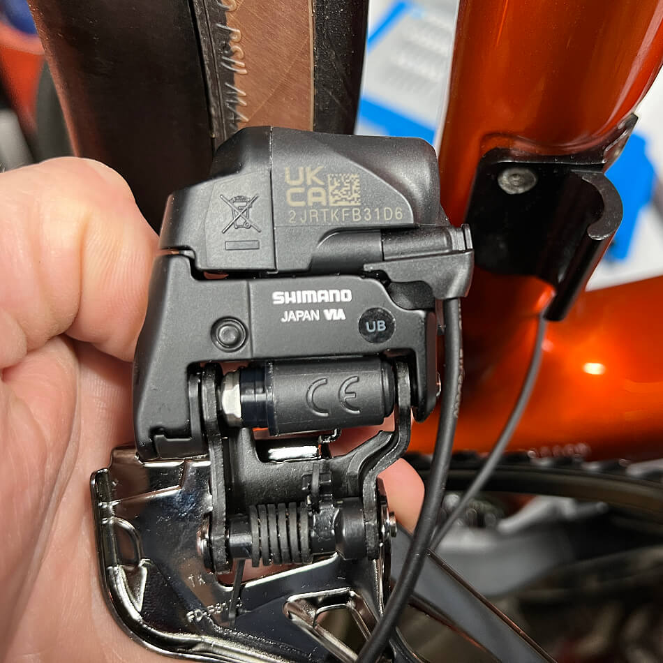 FD-R8150 12-speed Ultegra Di2 Front Derailleur